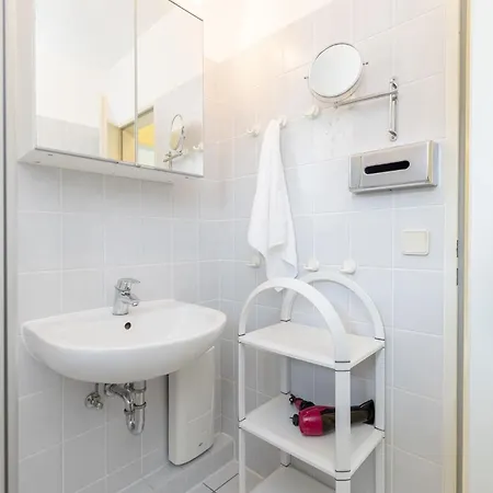 Haus Am Kurpark 5 * שרבאוץ